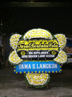 Papan Bunga Duka di Tebing Tinggi Okura